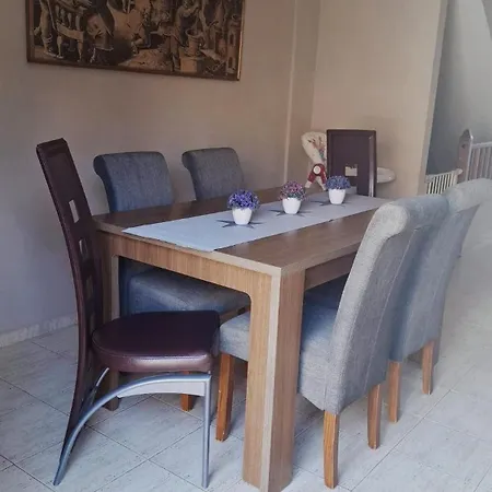 Ideal For Families-children's Play Area, Terrace, Bbq, Wifi 펜션