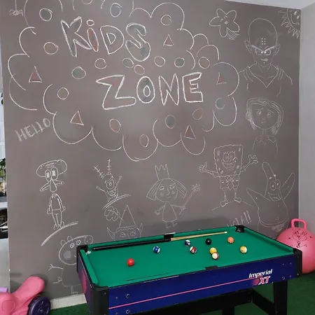 Ideal For Families-children's Play Area, Terrace, Bbq, Wifi 펜션